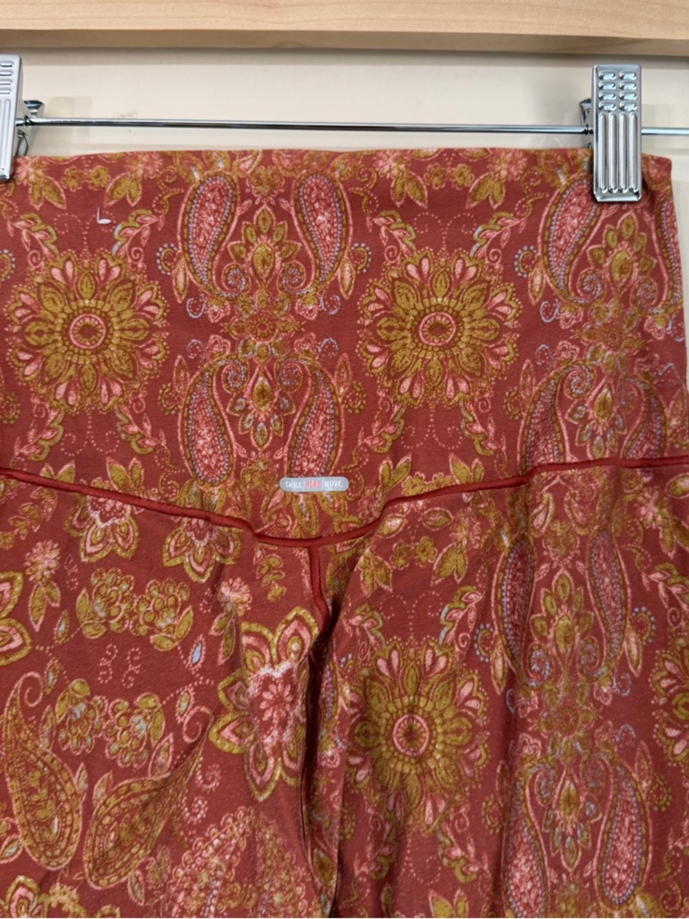 aerie Women’s Paisley Print Rust Red & Mustard Leggings - Picture 5 of 9
